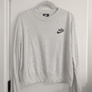 nike grey long sleeve top